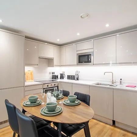 Arena Luxe 1 Bedroom - Sleeps 3-4